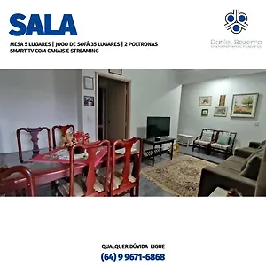 Casa Com Piscina, Churrasqueira, 3 Suítes Com Ar Condicionado Casa de Férias Caldas Novas